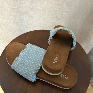Sandals-Toms